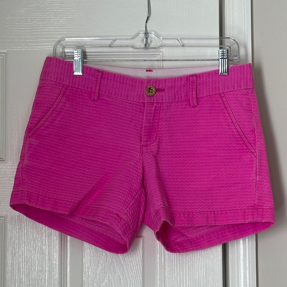 Lilly Pulitzer Pants - Lilly Pulitzer 5" Callahan Jacquard Short in Pink Size 2 Low rise Summer